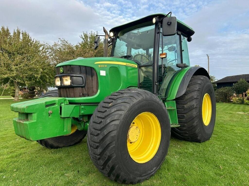 John Deere 5100R TRACTOR - View 5