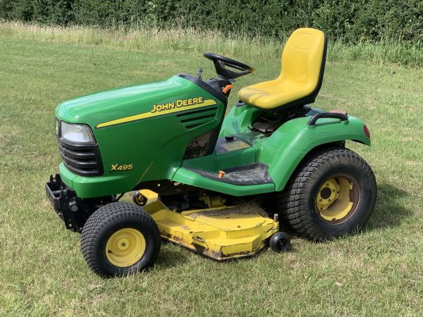 John Deere X495 Ride on lawn mower - View 2