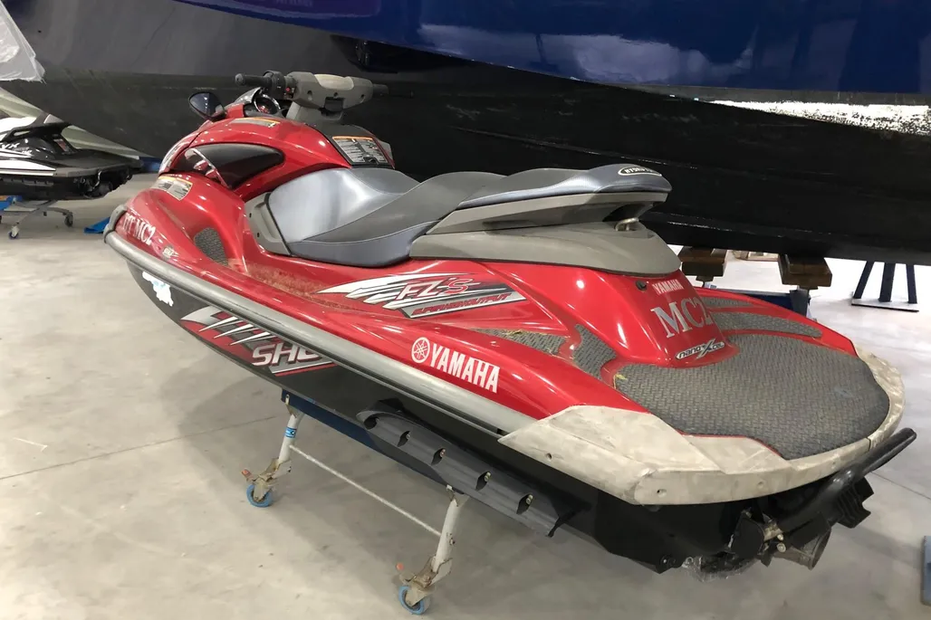 2009 Yamaha WaveRunner FZS - View 6